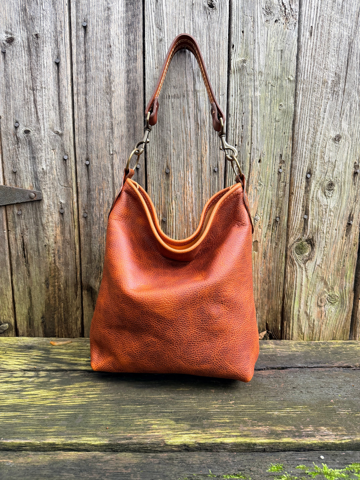 Willy Bucket in Amber Honey with Premium Strap