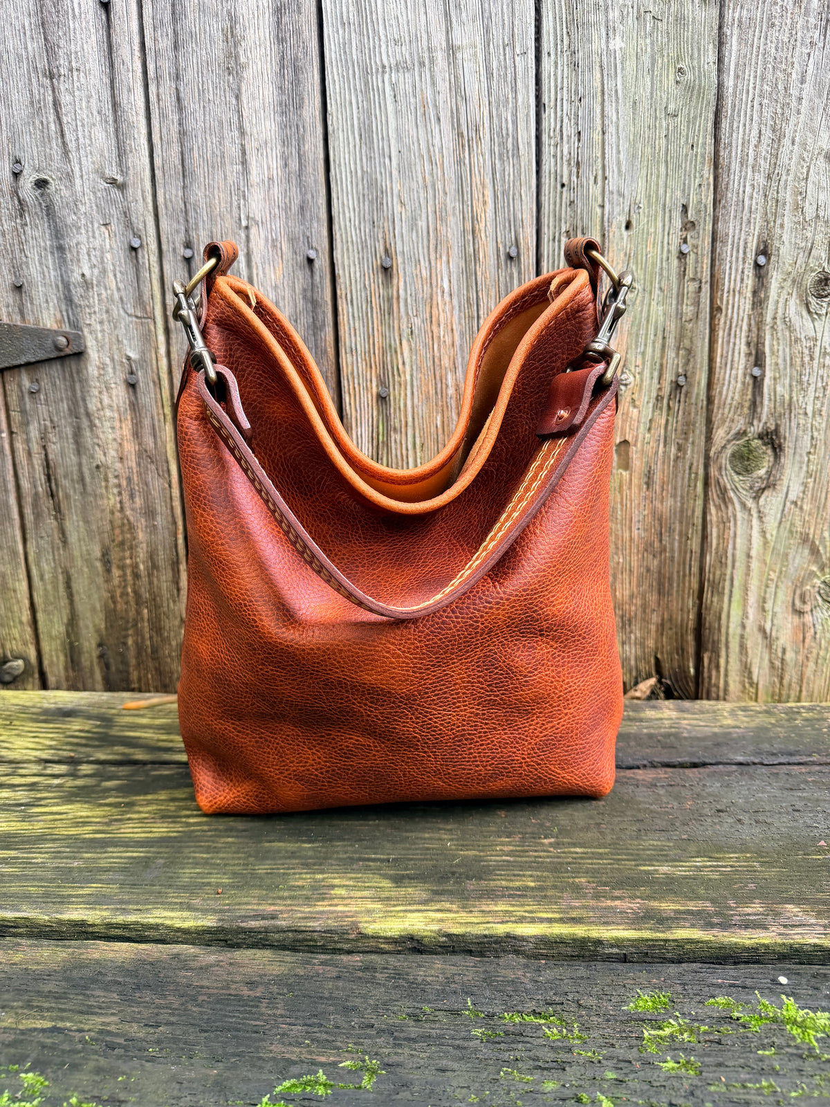 Willy Bucket in Amber Honey with Premium Strap