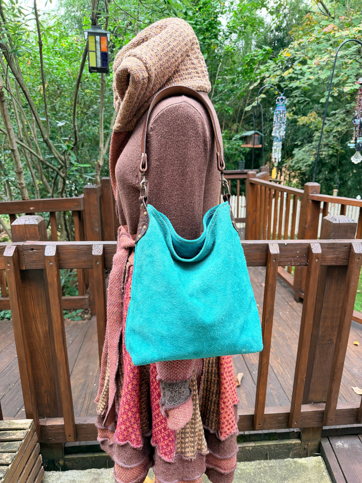 Willy Bucket in Tiffany Blue Rough-Out with Short Guitar Strap