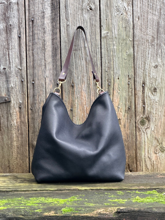 Rodeo Large Bucket in Black Kodiak with Mocha Strap