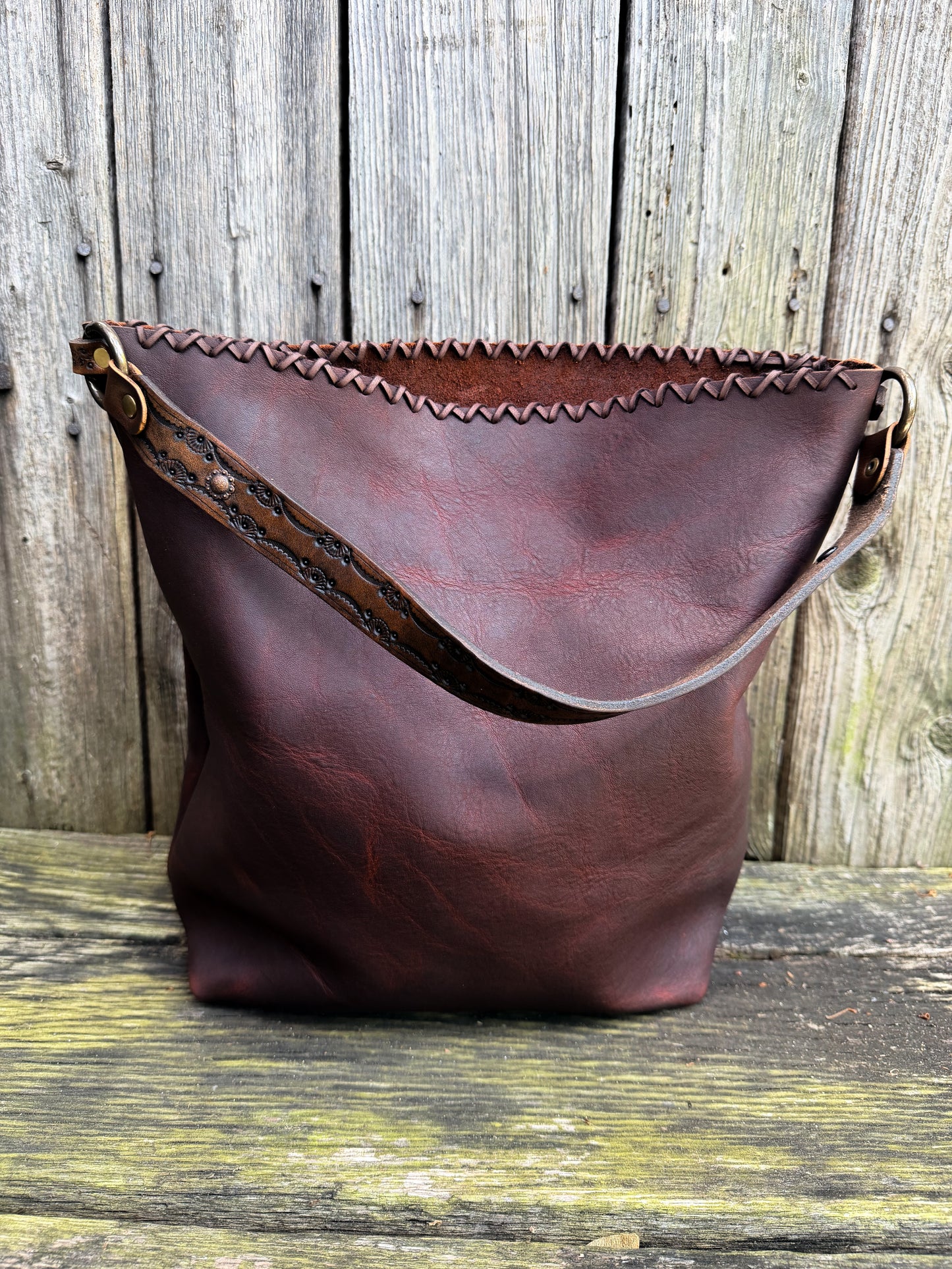 Scout Bucket in Dark Brown Oil-tanned Cowhide