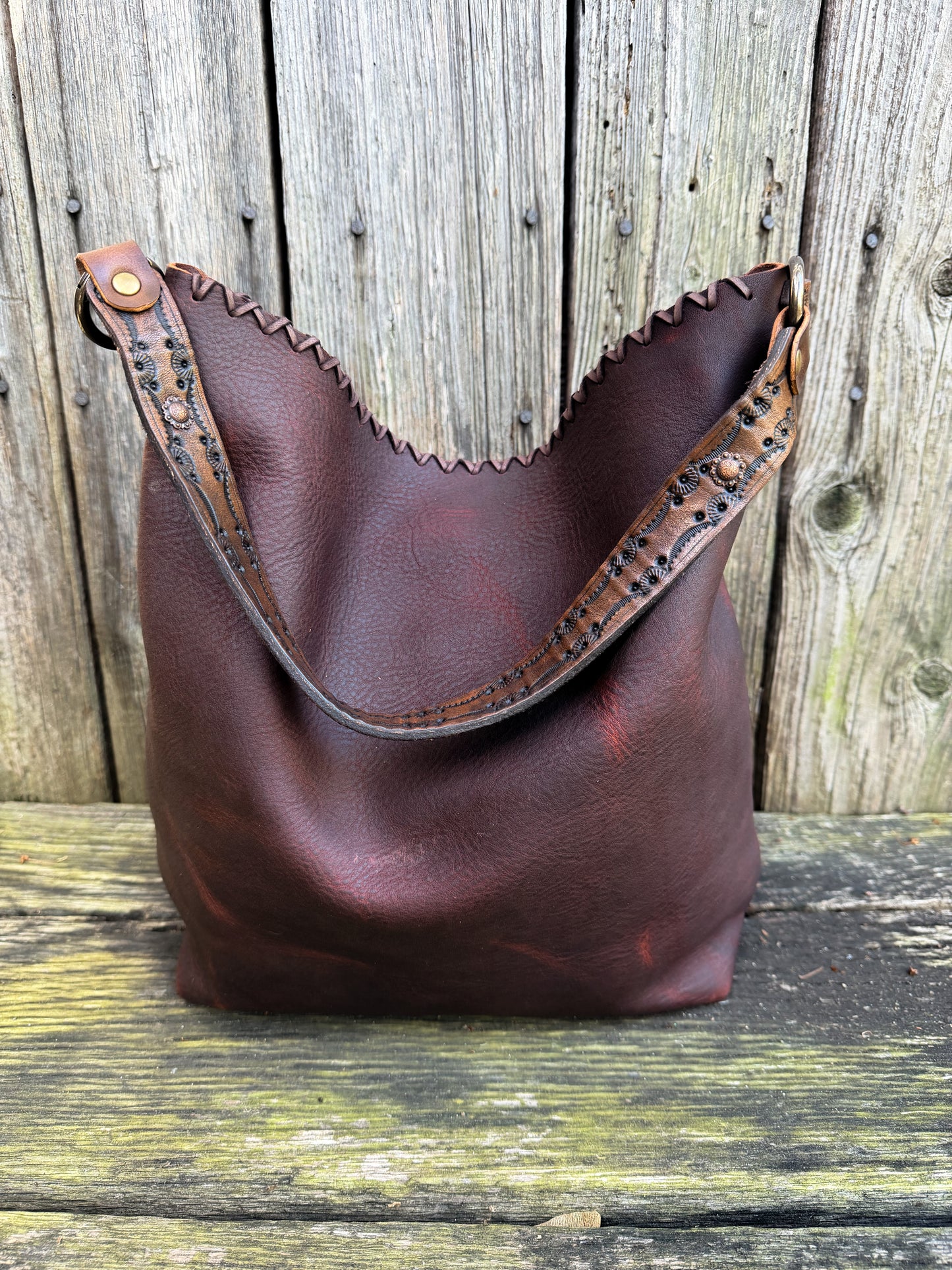 Scout Bucket in Dark Brown Oil-tanned Cowhide
