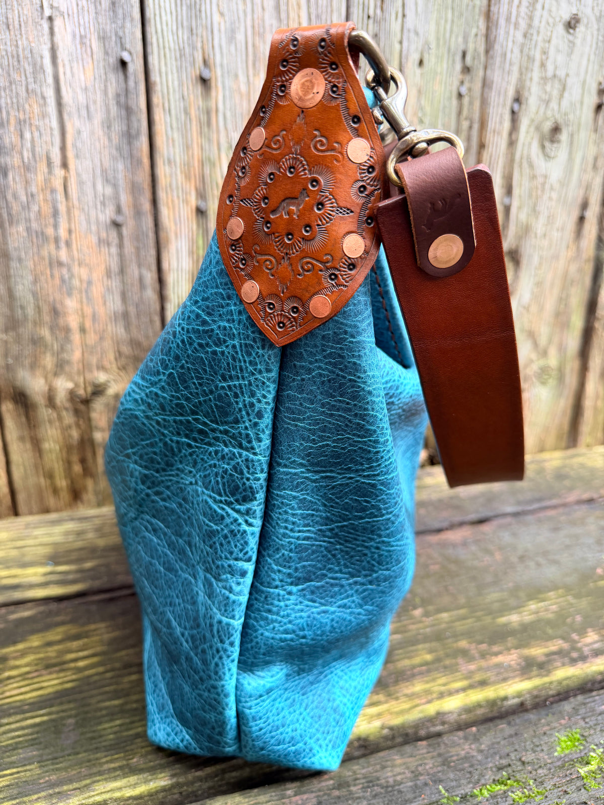 Willy Bucket in Premium Blue Bison with Guitar Strap