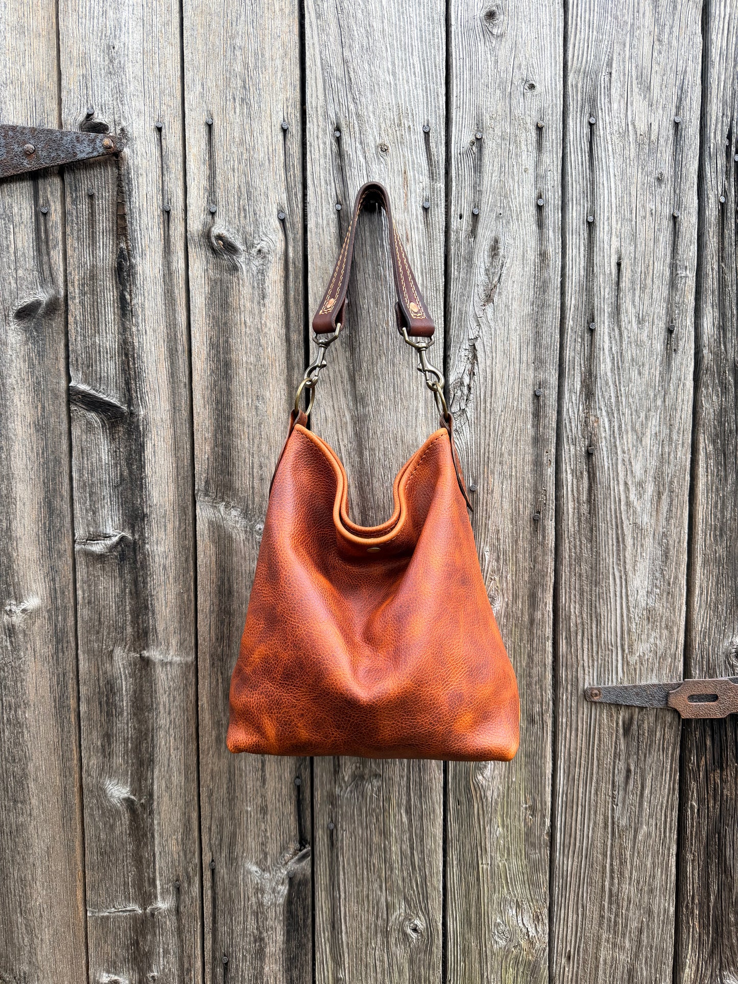 Willy Bucket in Amber Honey