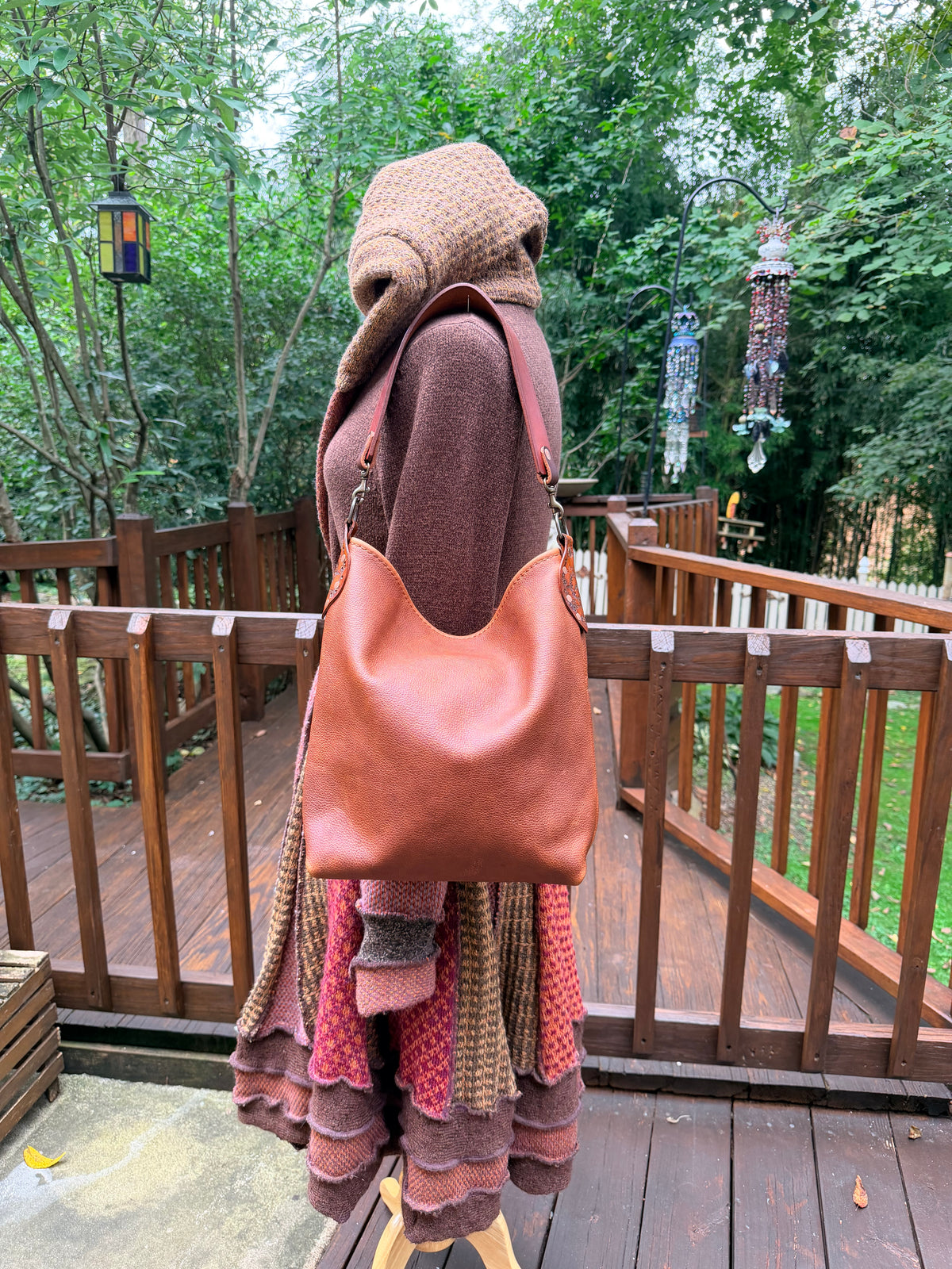 Willy Bucket in Rustic Chestnut Kodiak with Guitar Strap