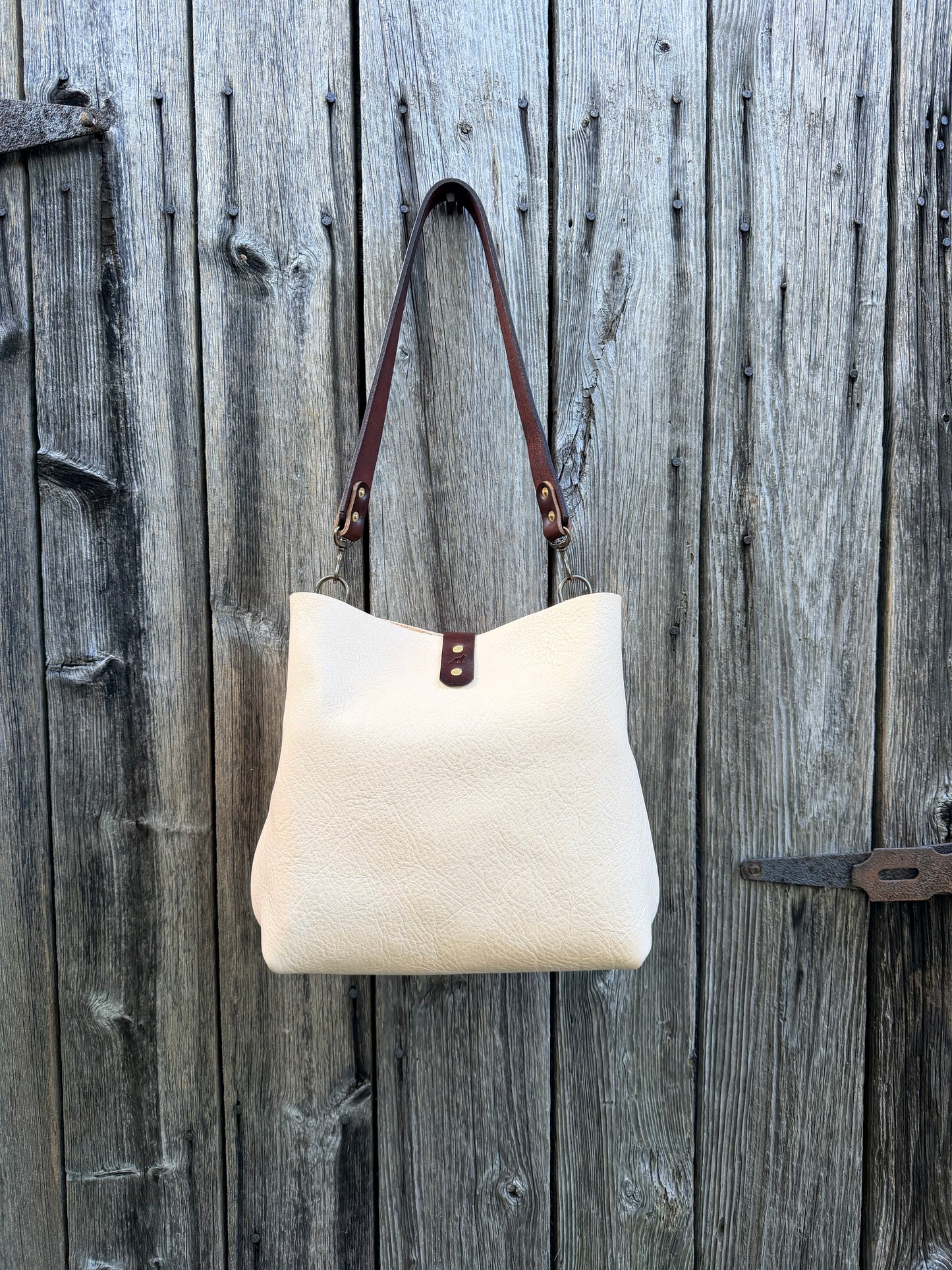 Barcelona Bucket Mini in Vanilla & Dark Chocolate