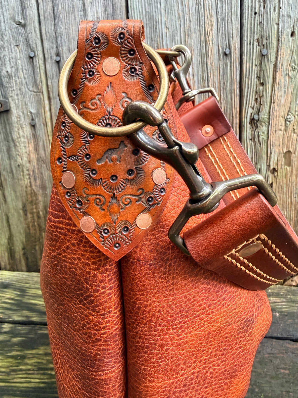 Willy Bucket in Amber Honey with Premium Strap