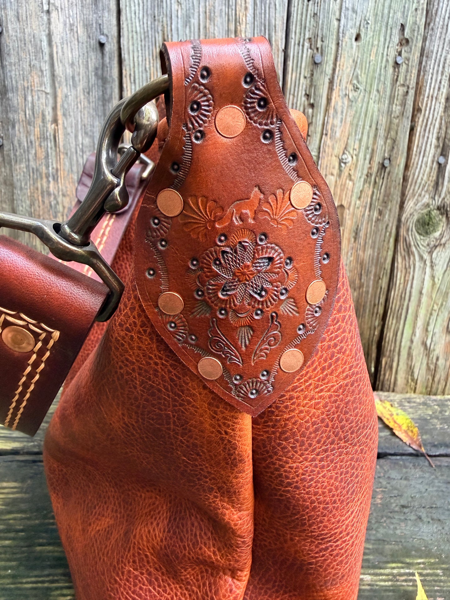 Willy Bucket in Amber Honey