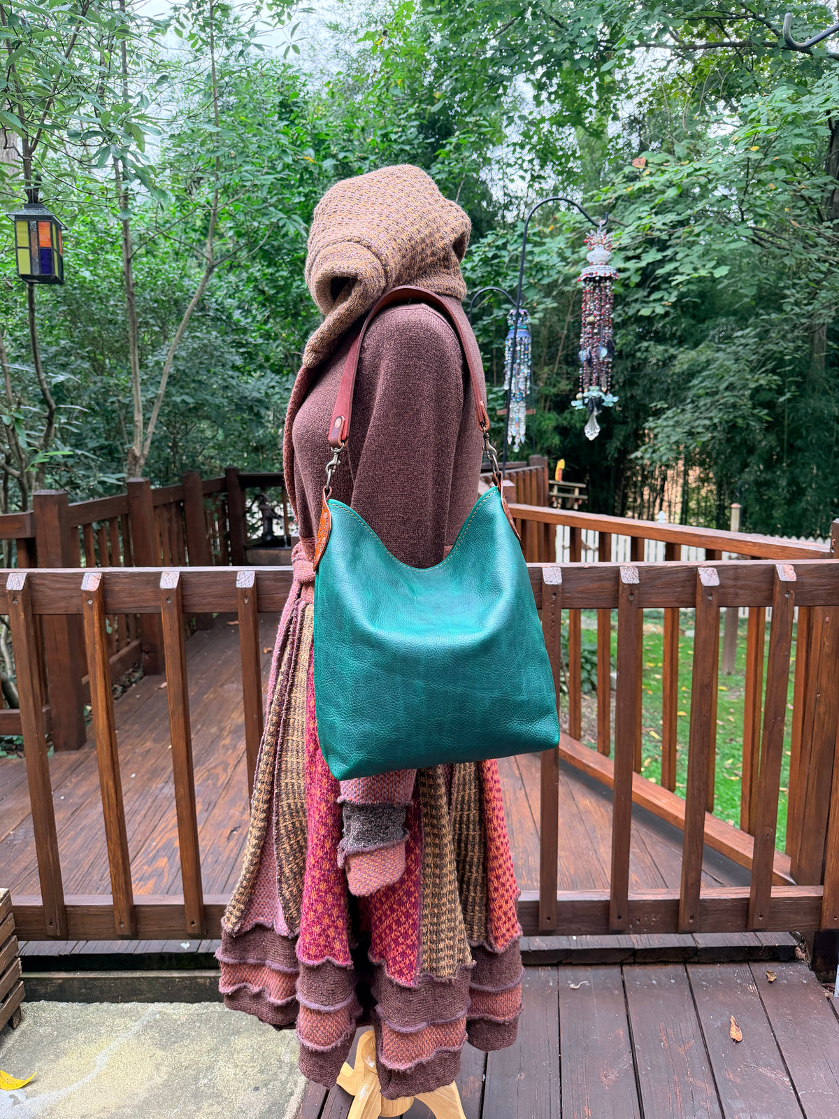 Willy Bucket in Emerald Cowhide with Guitar Strap
