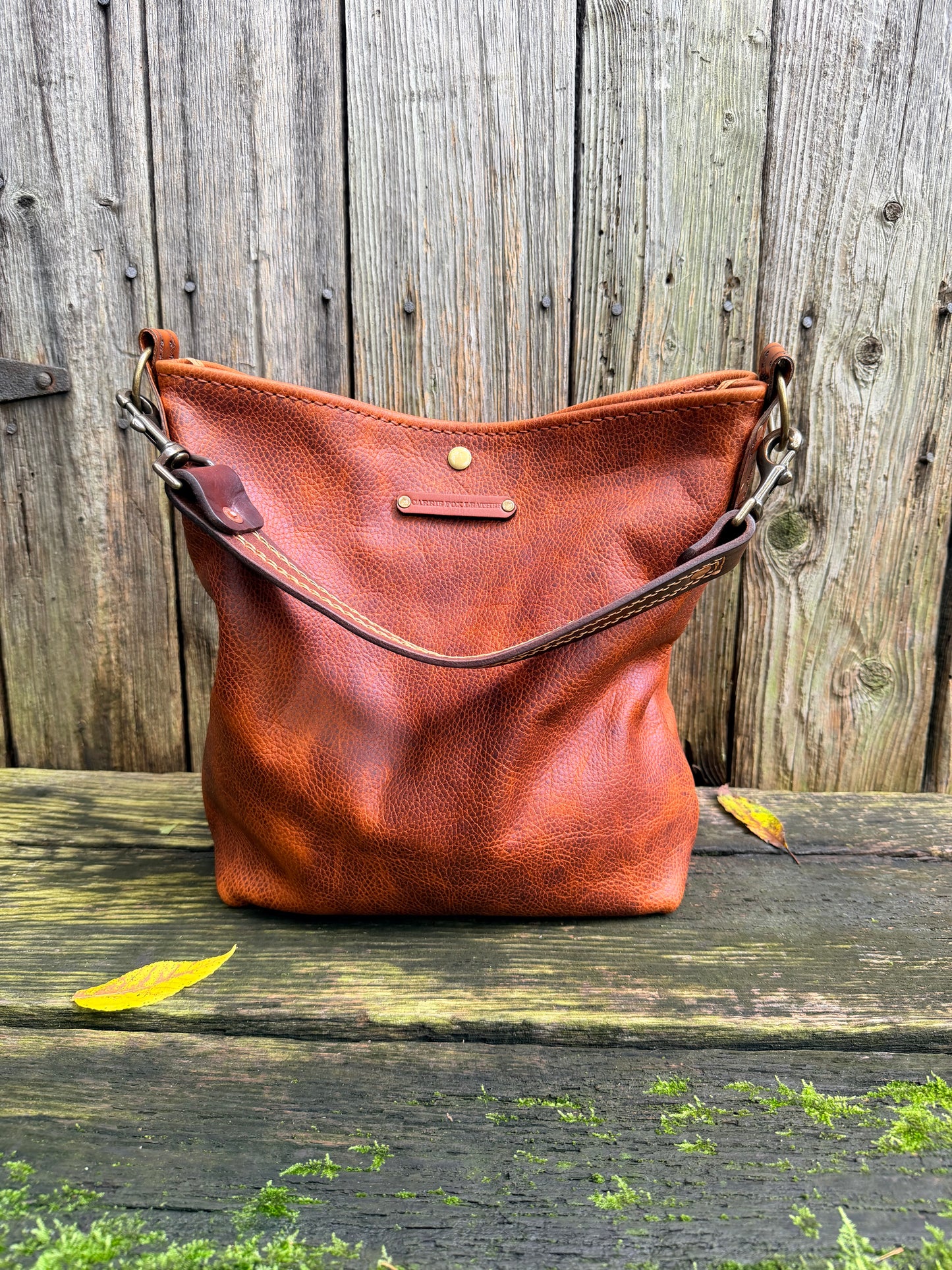 Willy Bucket in Amber Honey