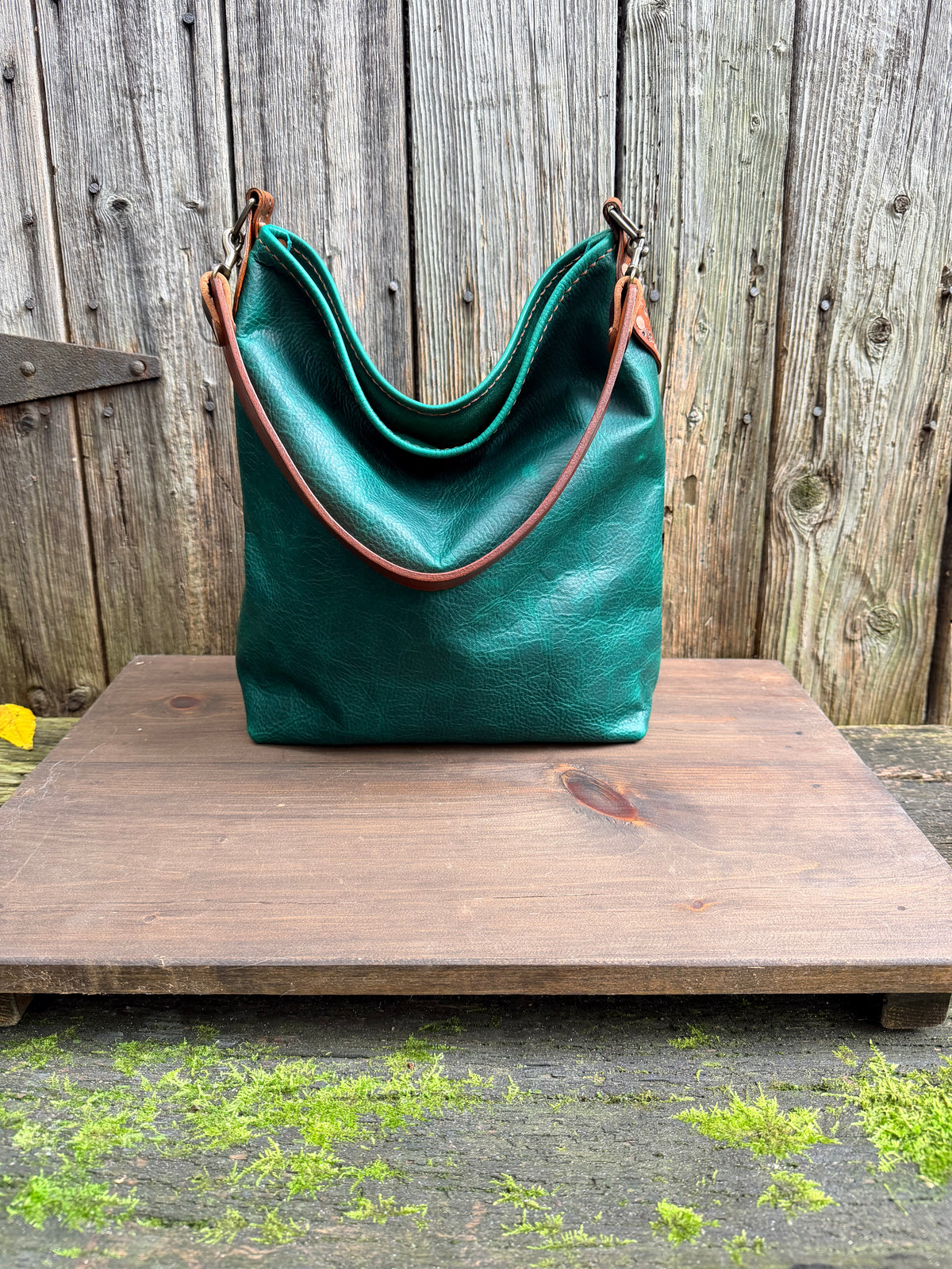 Willy Bucket in Emerald Cowhide with Guitar Strap