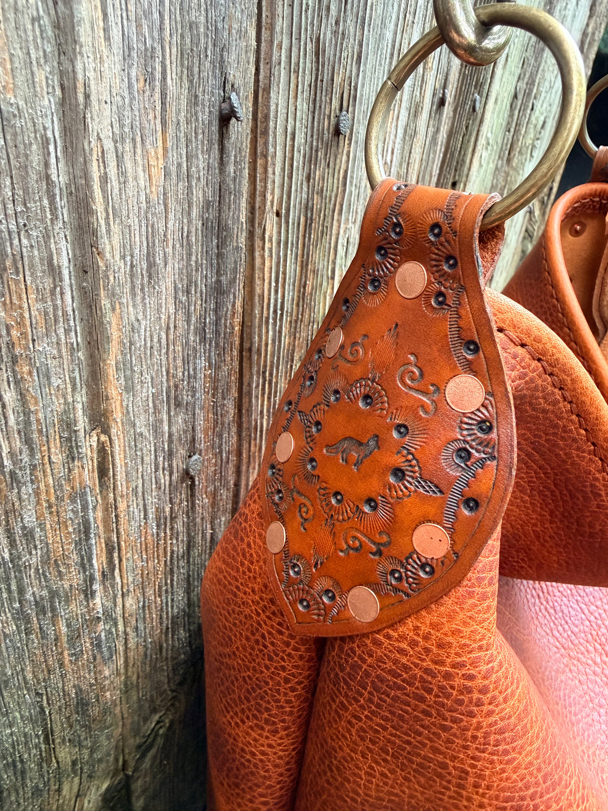 Willy Bucket in Amber Honey with Premium Strap