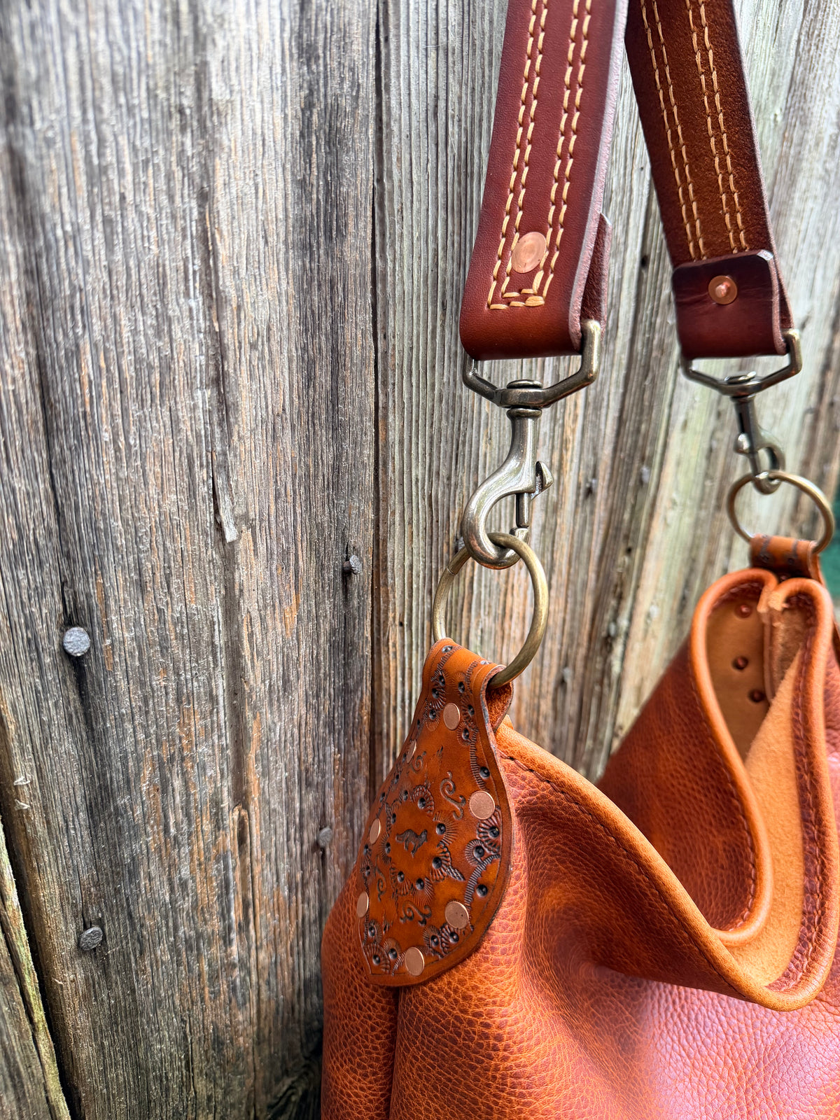 Willy Bucket in Amber Honey with Premium Strap
