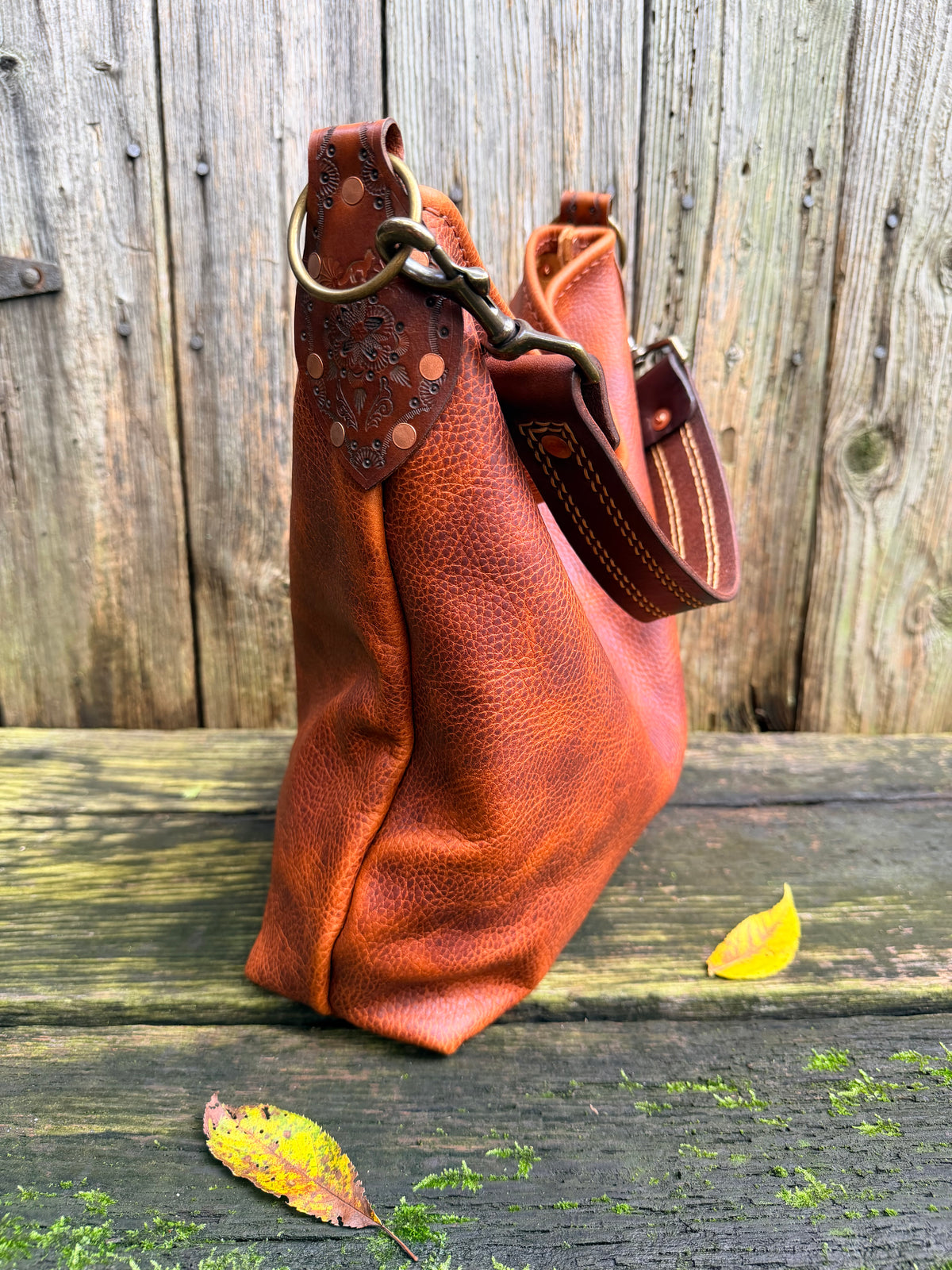 Willy Bucket in Amber Honey