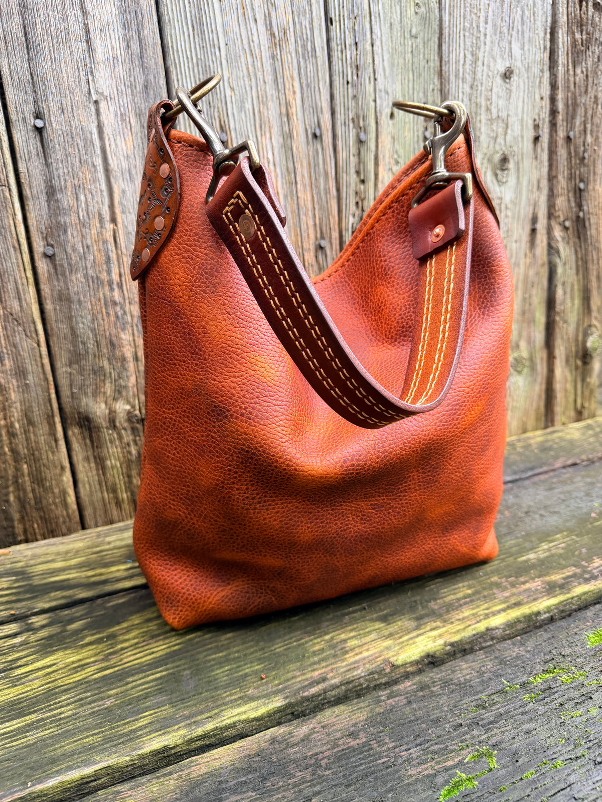 Willy Bucket in Amber Honey with Premium Strap