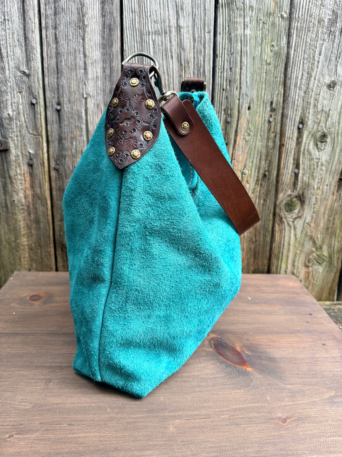 Willy Bucket in Tiffany Blue Rough-Out with Short Guitar Strap