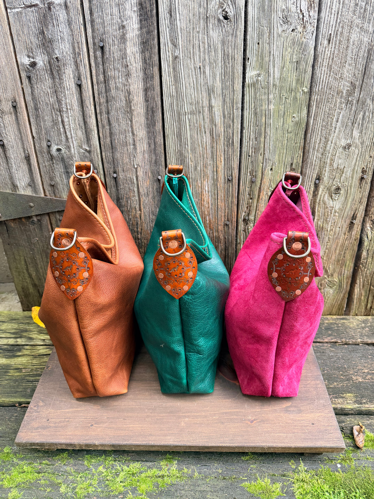 Willy Bucket in Rustic Chestnut Kodiak with Guitar Strap