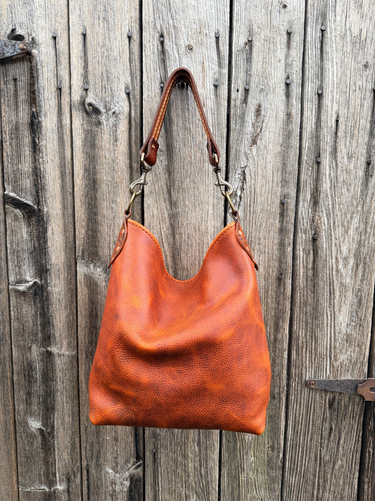 Willy Bucket in Amber Honey with Premium Strap