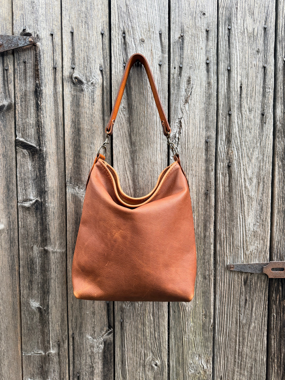 Willy Bucket in Rustic Chestnut Kodiak with Guitar Strap