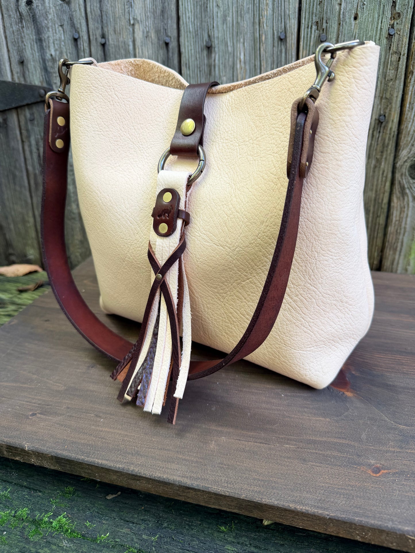 Barcelona Bucket Mini in Vanilla & Dark Chocolate
