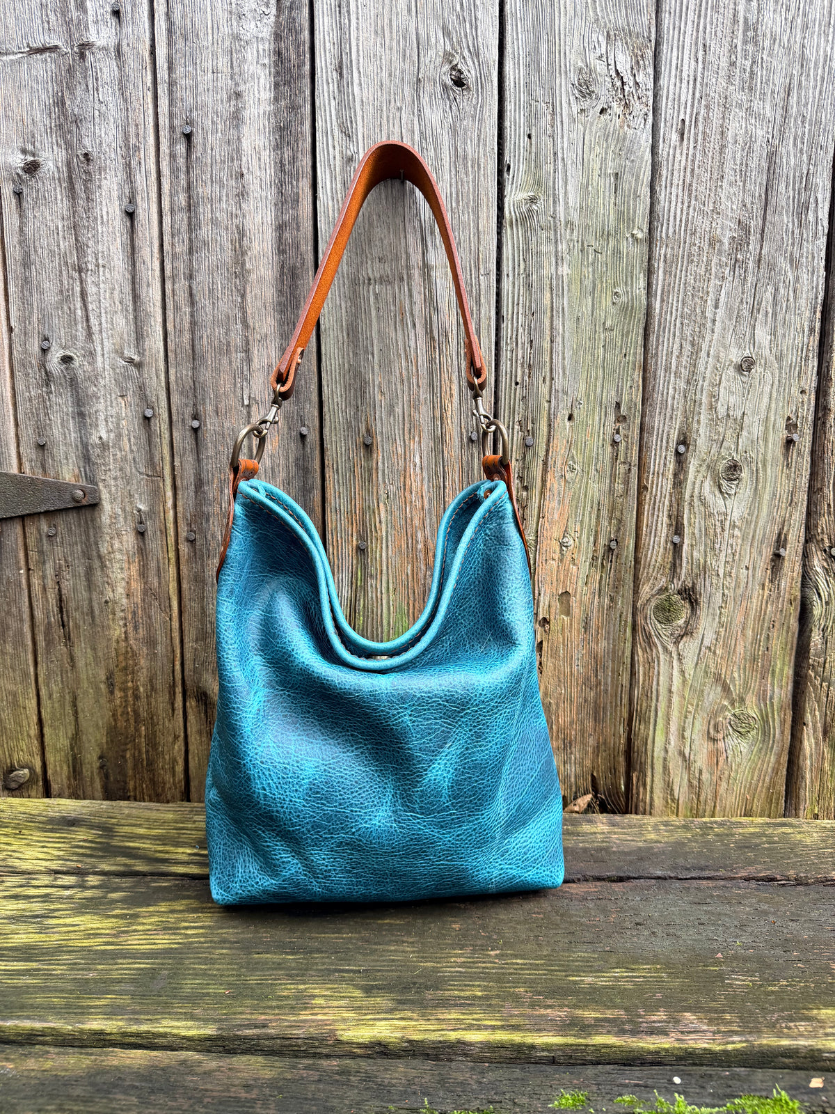 Willy Bucket in Premium Blue Bison with Guitar Strap