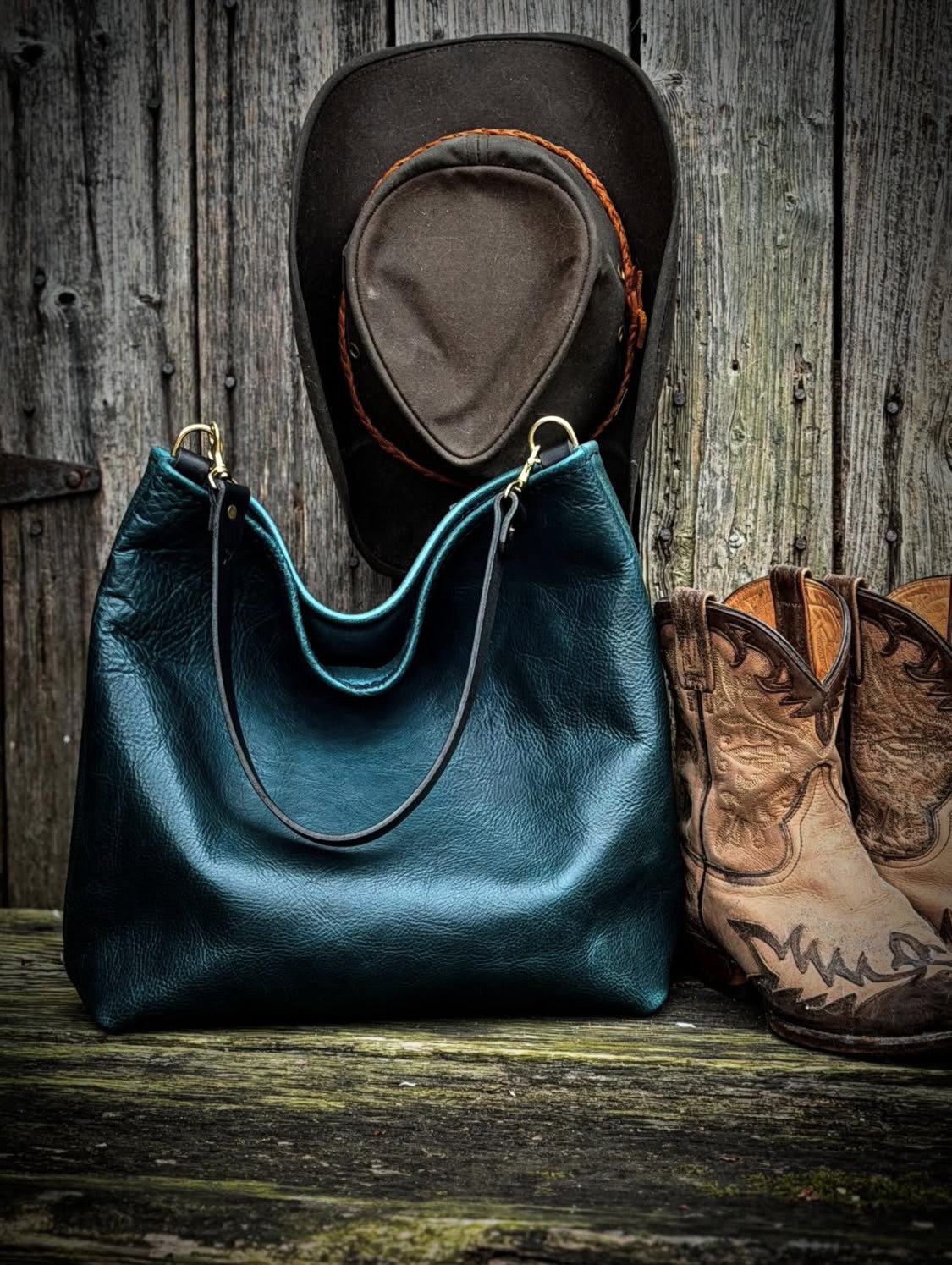 Rodeo Large Bucket in Dark Teal Bulldog Cowhide