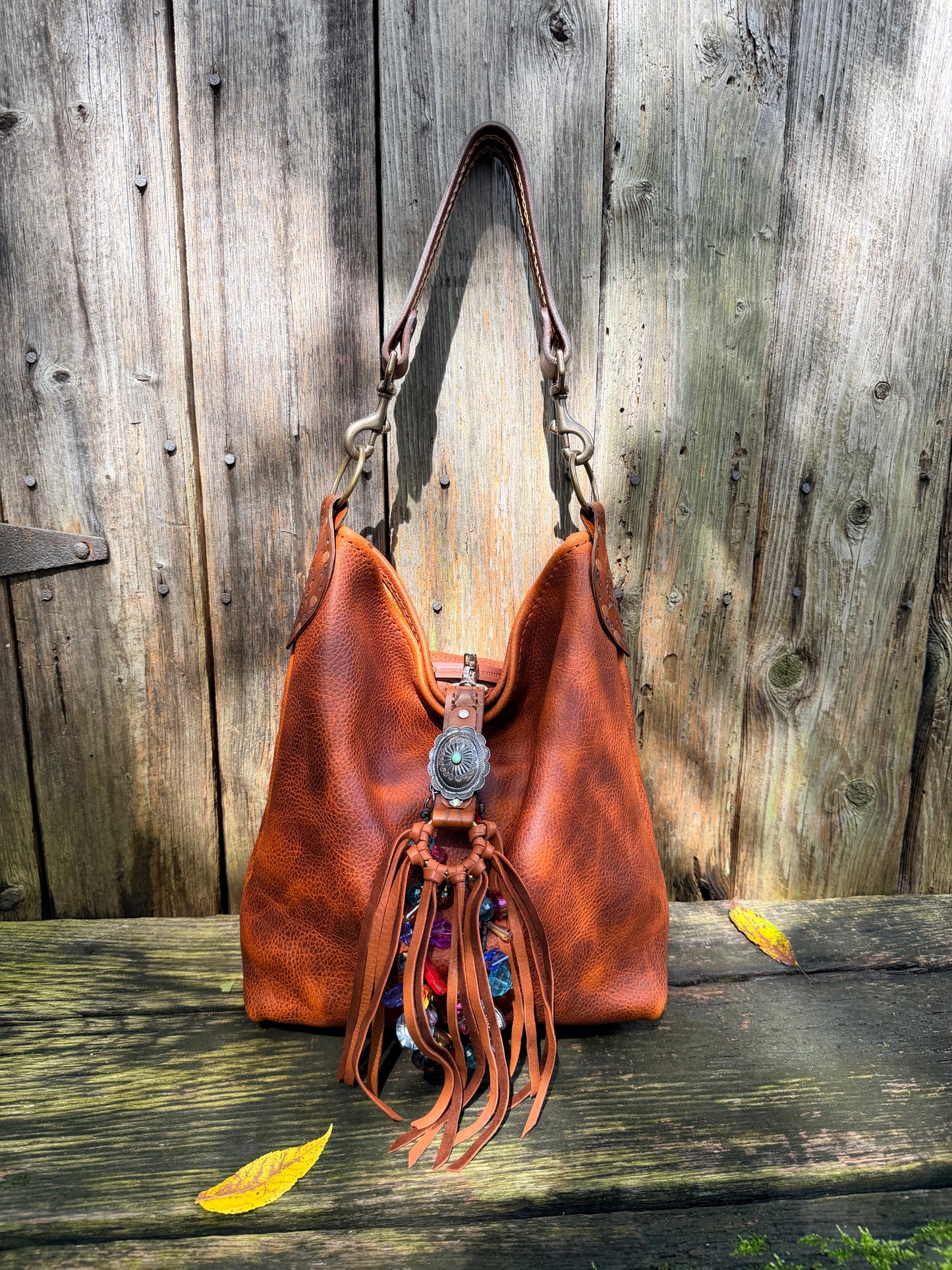 Willy Bucket in Amber Honey